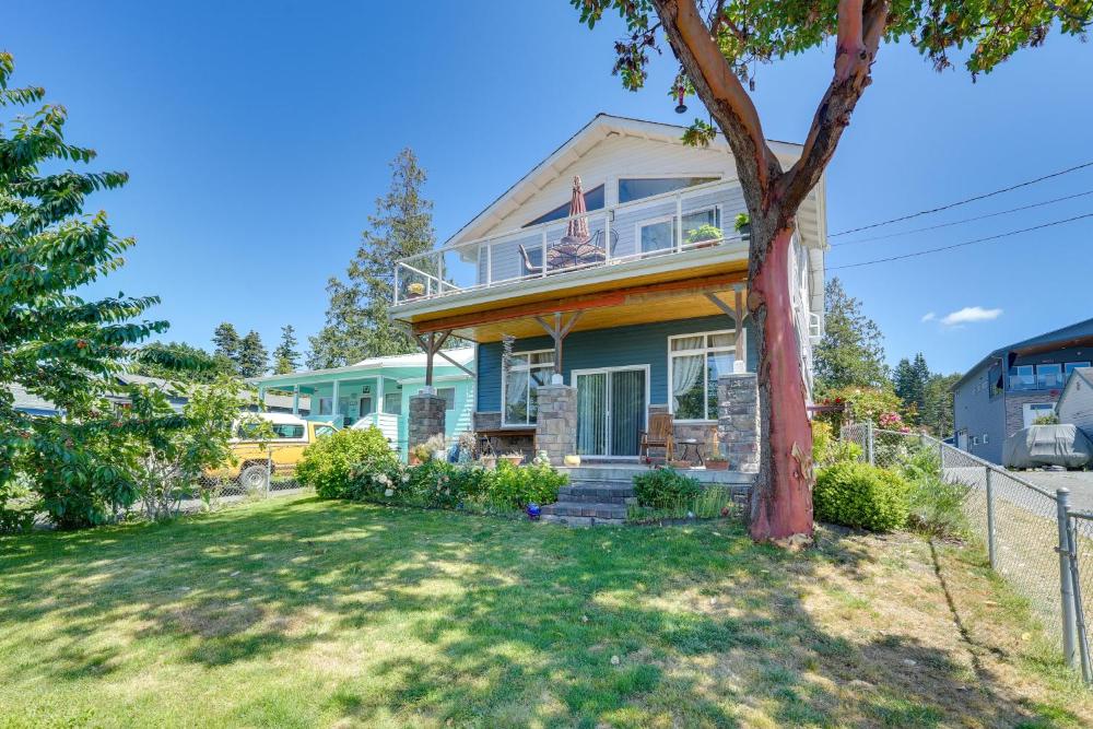 Sunset and Ocean Views Serene Camano Escape